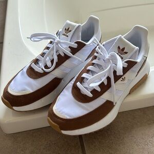 Adidas Retropy tan and white womens size 8.5 worn 2 times in amazing condition!